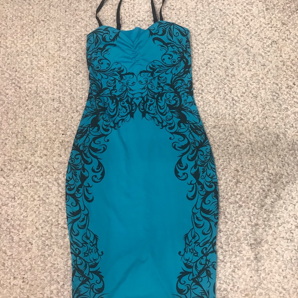 Dresses - Picture 4 of 8